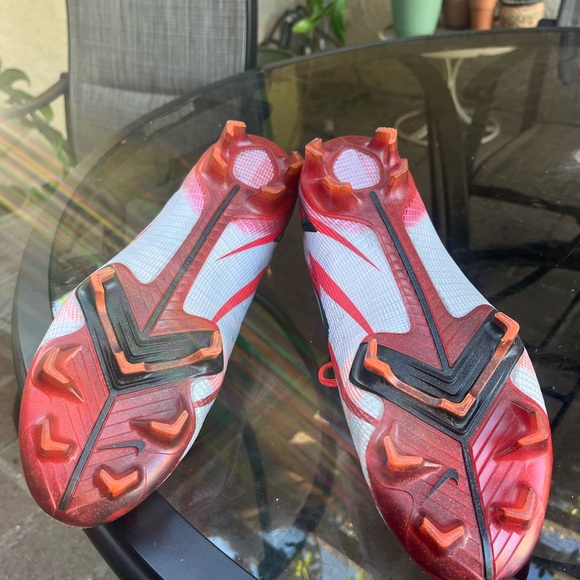 CR7 Mercriual “Chile Red” Cleats - Picture 8 of 8